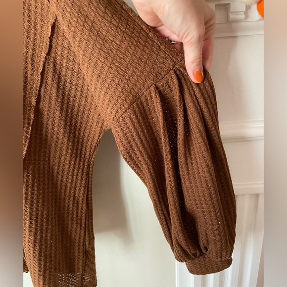 Open Back Waffle Knit Top size Medium - Picture 8 of 12